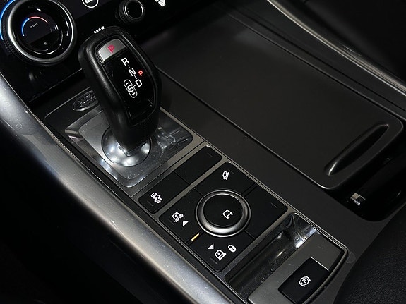 Land Rover Range Rover Sport 22 of 27
