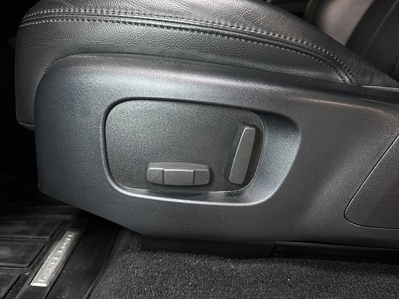 Land Rover Range Rover Sport 23 of 27