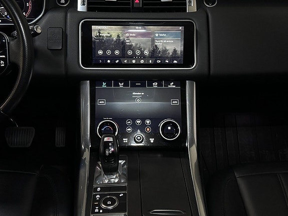 Land Rover Range Rover Sport 17 of 27
