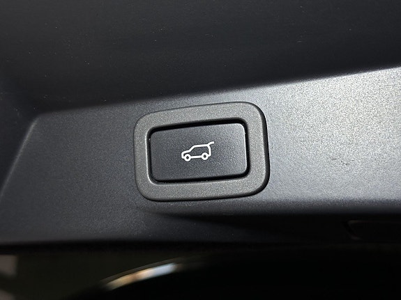 Land Rover Range Rover Sport 7 of 27