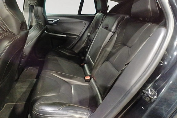 Volvo V60 14 of 18