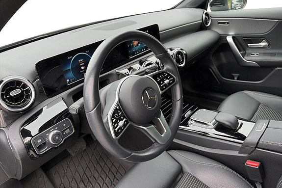 Mercedes-Benz A250 e 6 of 12