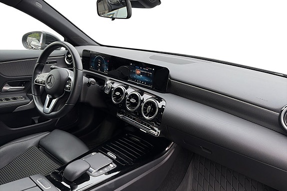 Mercedes-Benz A250 e 9 of 12