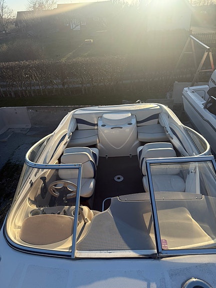 Bayliner 212 -04 2 of 5