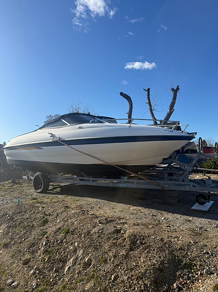 Bayliner 212 -04 4 of 5