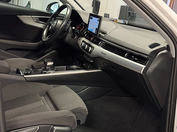 Audi A4 24 of 27