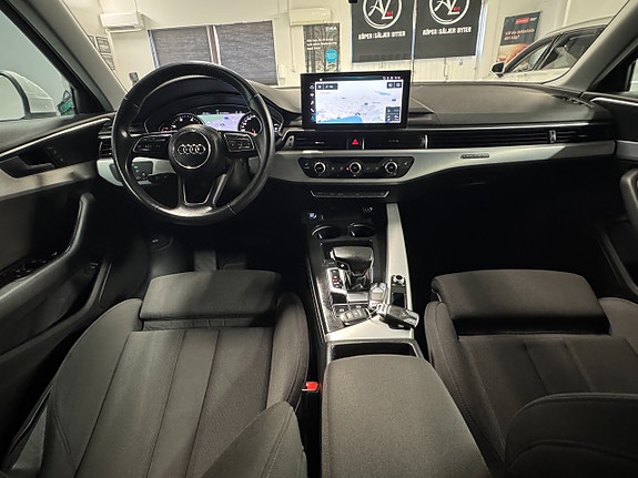 Audi A4 9 of 27
