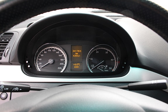 Mercedes-Benz Vito 122 12 of 30