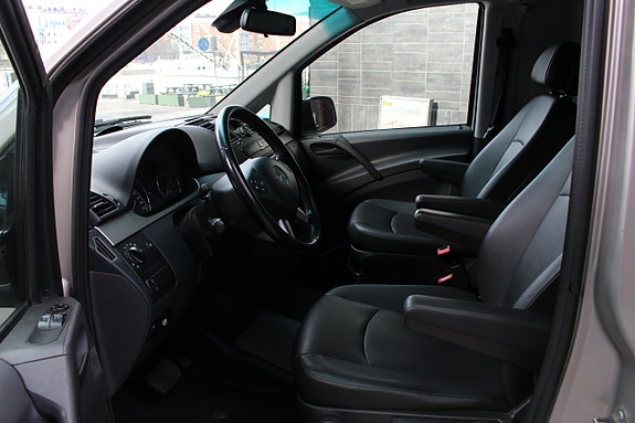 Mercedes-Benz Vito 122 11 of 30