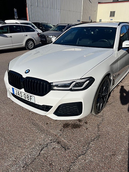 BMW 530d 3 of 5