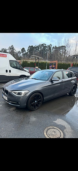 BMW 116d 2 of 5