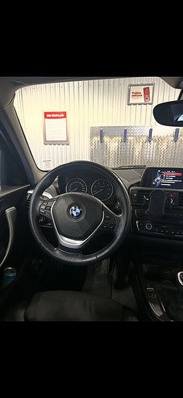 BMW 116d 4 of 5