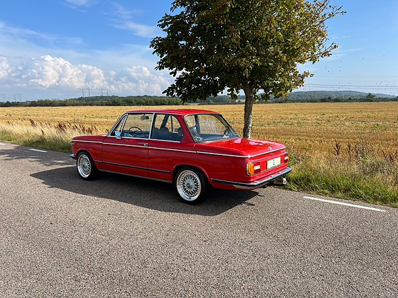 BMW 1602 2 of 5