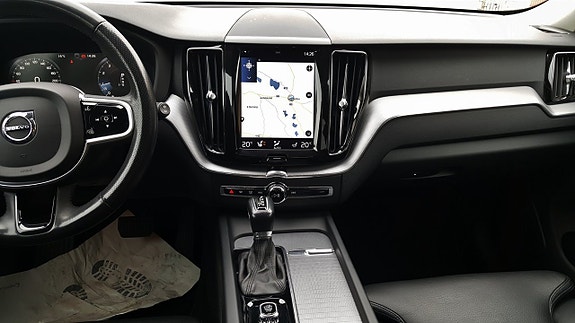 Volvo XC60 14 of 26