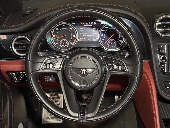 Bentley Bentayga 16 of 30