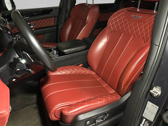 Bentley Bentayga 12 of 30