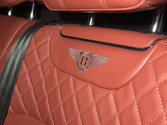 Bentley Bentayga 26 of 30
