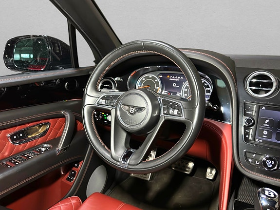 Bentley Bentayga 17 of 30