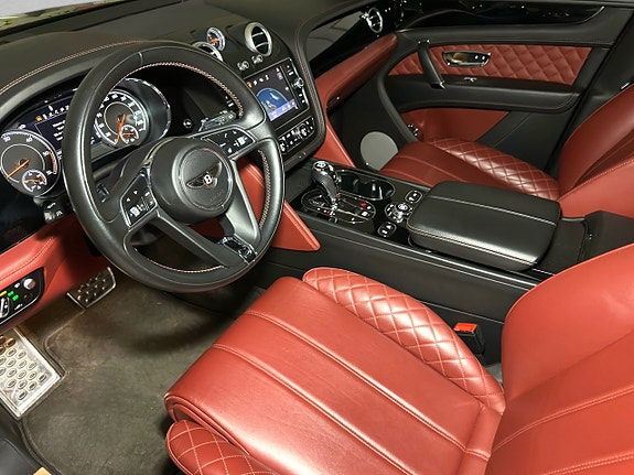 Bentley Bentayga 13 of 30