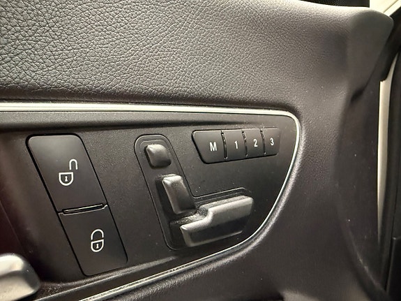 Mercedes-Benz CLA220 d 12 of 16