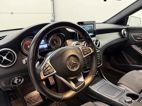 Mercedes-Benz CLA220 d 7 of 16