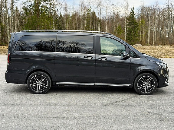 Mercedes-Benz V300 6 of 30