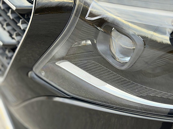 Mercedes-Benz V300 10 of 30