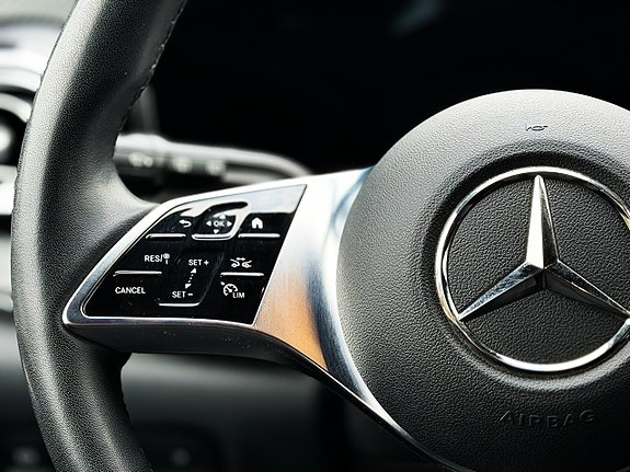 Mercedes-Benz V300 15 of 30