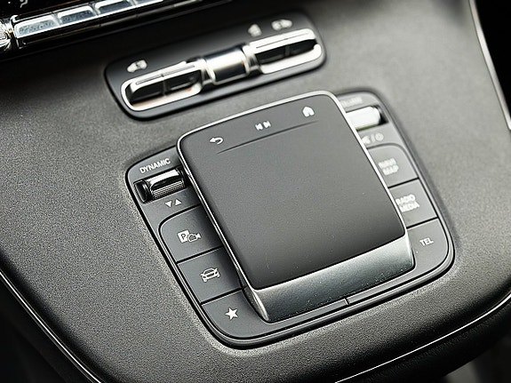 Mercedes-Benz V300 18 of 30