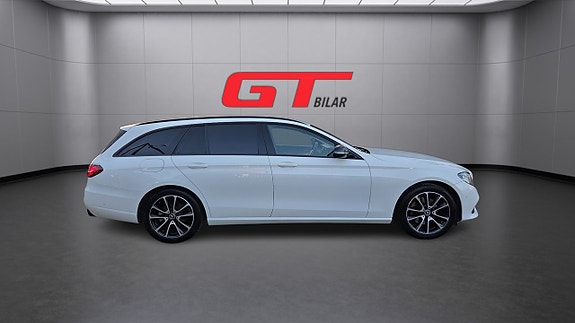Mercedes-Benz E220 9 of 24