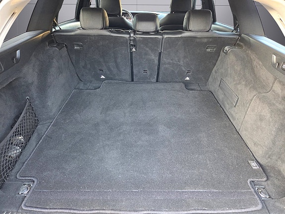 Mercedes-Benz E220 23 of 24