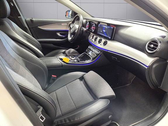 Mercedes-Benz E220 15 of 24