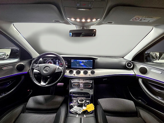 Mercedes-Benz E220 18 of 24