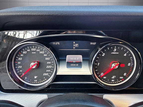 Mercedes-Benz E220 20 of 24
