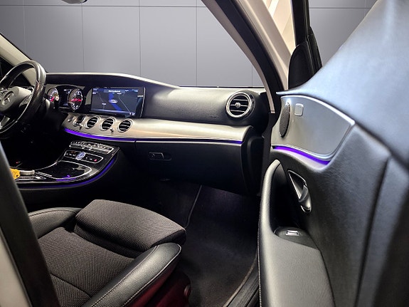 Mercedes-Benz E220 14 of 24