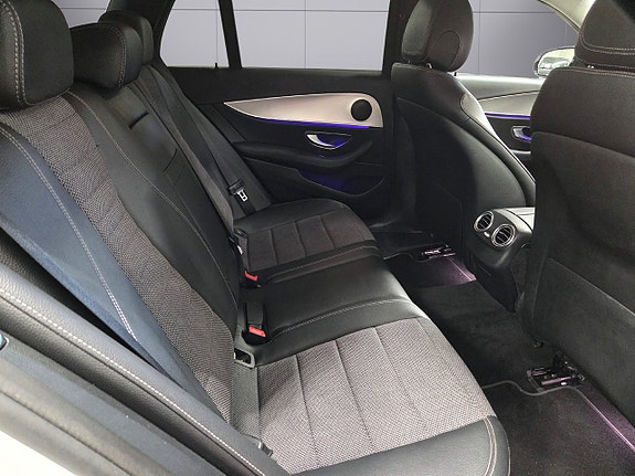 Mercedes-Benz E220 17 of 24