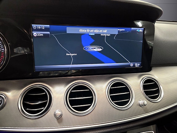 Mercedes-Benz E220 21 of 24