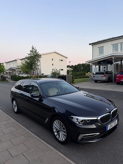 BMW 520d 2 of 5