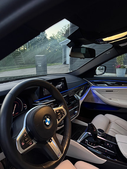 BMW 520d 4 of 5