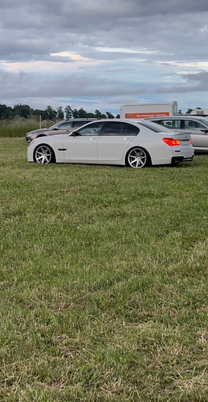 BMW 730d 4 of 5
