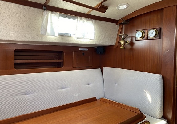 Hallberg Rassy Monsun 31 9 of 12