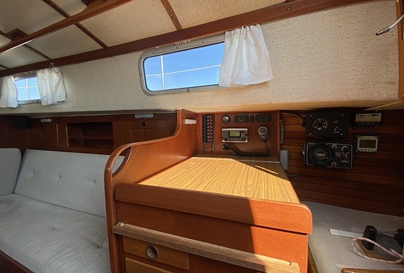 Hallberg Rassy Monsun 31 8 of 12