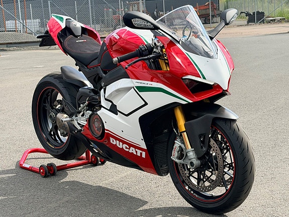 Ducati Panigale V4 S Speciale – Limited Edition 124/1500 2 of 5