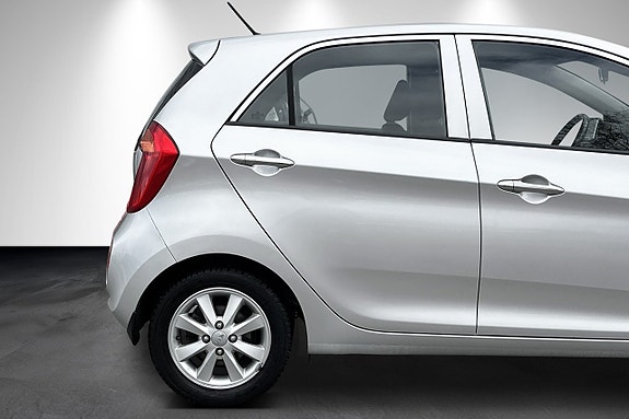 Kia Picanto 3 of 5