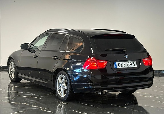 BMW 325i 4 of 5