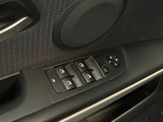 BMW 325i 9 of 17