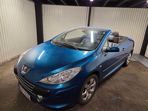 Peugeot 307 CC 2 of 5