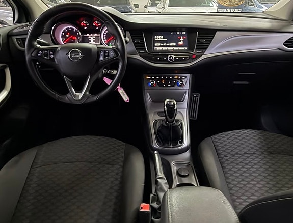 Opel Astra 8 of 13
