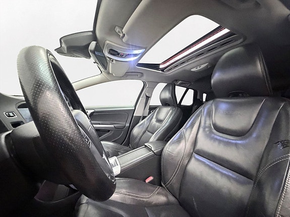 Volvo V60 12 of 27