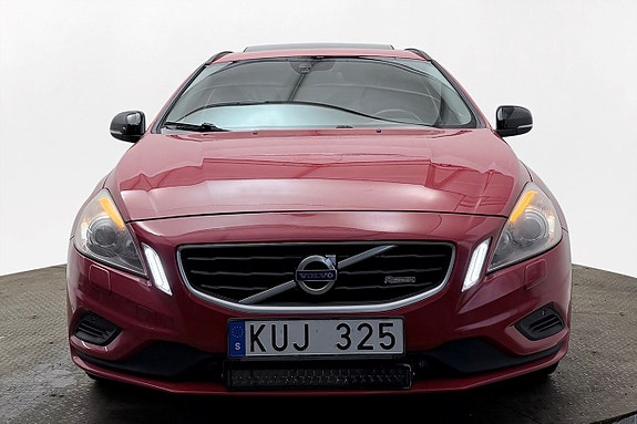 Volvo V60 2 of 5